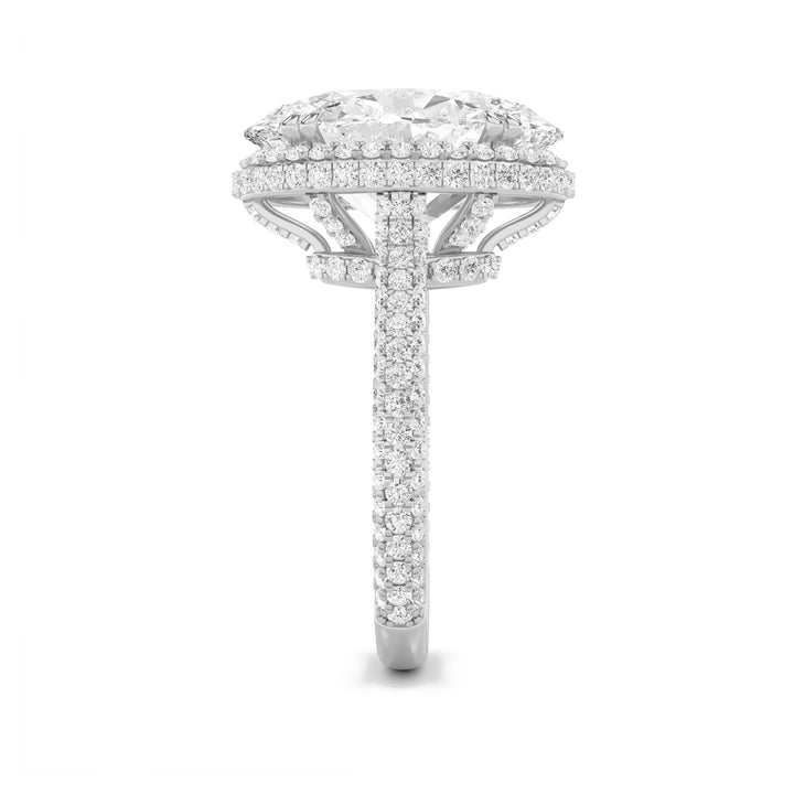 7.5Cttw Oval Shaped Lab Grown Diamond (G/VS) BoldStatement Accented Ring in 14K Gold