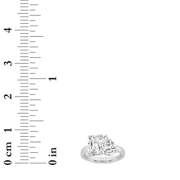 3Cttw Radiant Shaped Lab Grown Diamond (F/VS) Toiet Moi Fashiion Ring in 14K Gold